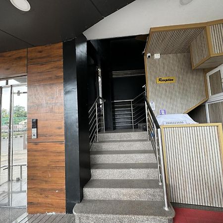 فندق Amsher Suit Lulu Mall Road Kochi المظهر الخارجي الصورة