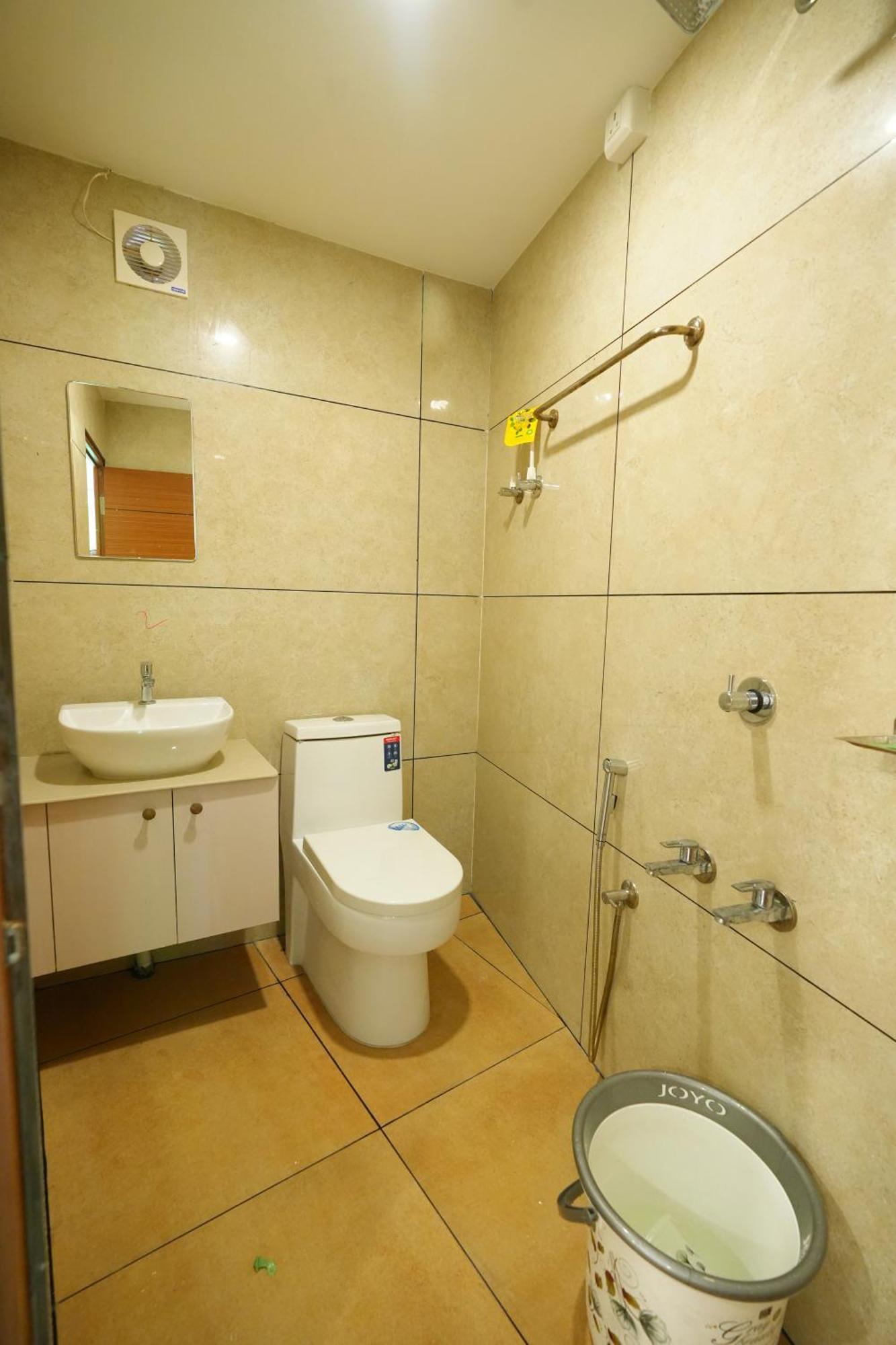 فندق Amsher Suit Lulu Mall Road Kochi المظهر الخارجي الصورة