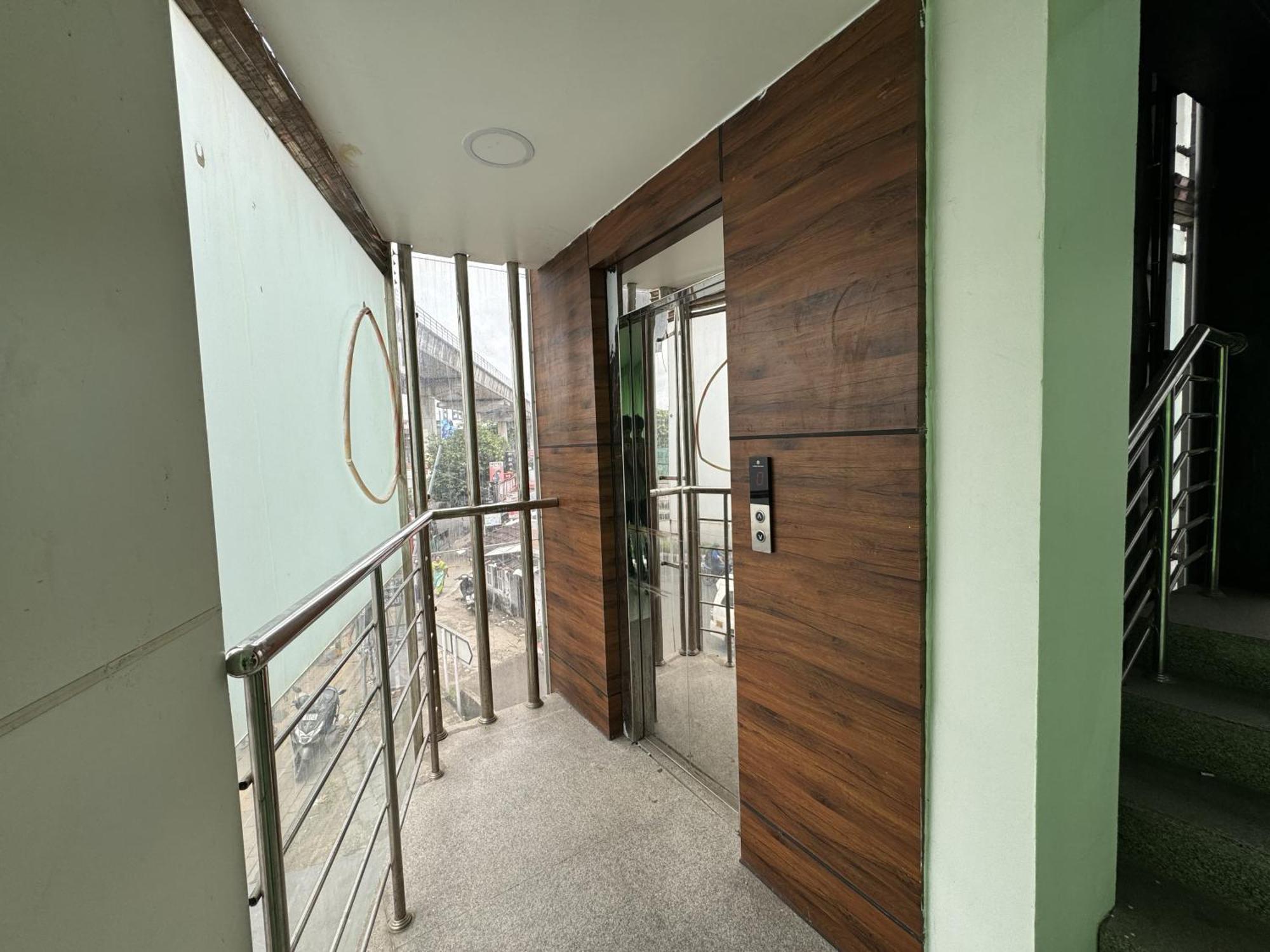 فندق Amsher Suit Lulu Mall Road Kochi المظهر الخارجي الصورة